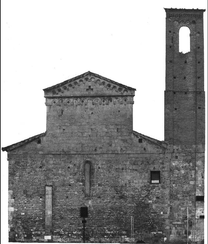 Immagine della parete posteriore della chiesa di S. Andrea