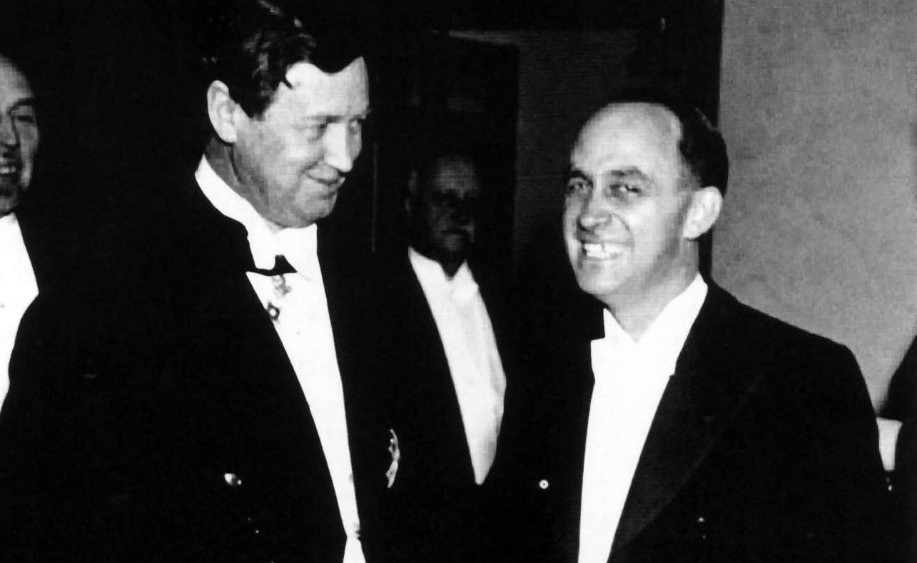 Enrico Fermi riceve il Premio Nobel a Stoccolma nel 1938
