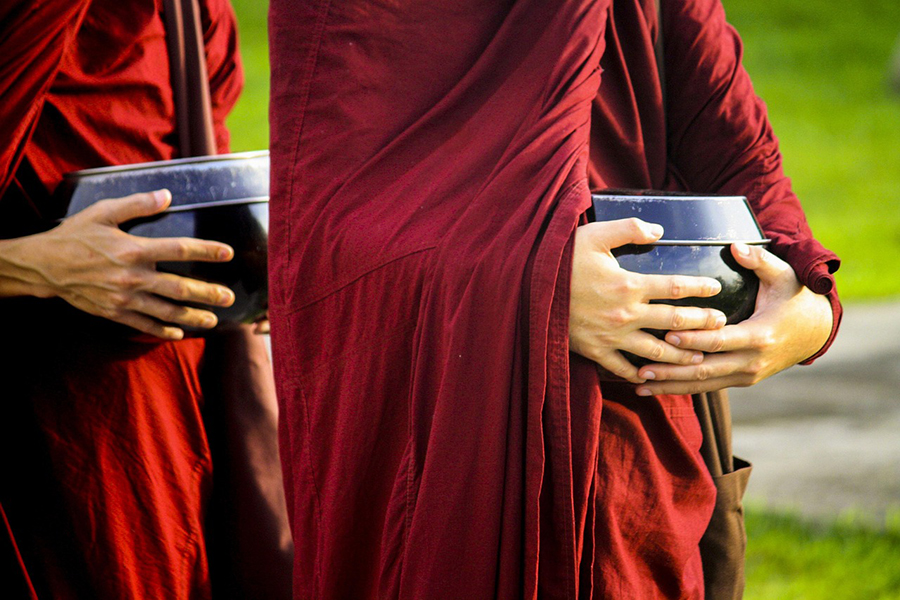 theravada-monks-1745920_1280